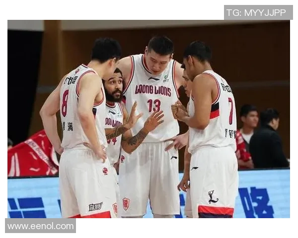 深圳篮球队灵活性变革引发热议探索新战术与团队协作的未来发展