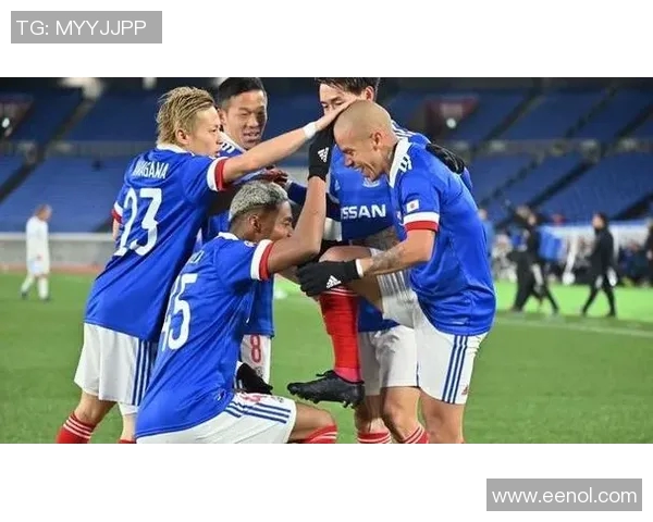 名古屋鲸与神户的激烈对决展现足球魅力与团队精神 名古屋鲸与神户的激烈对决展现足球魅力与团队精神