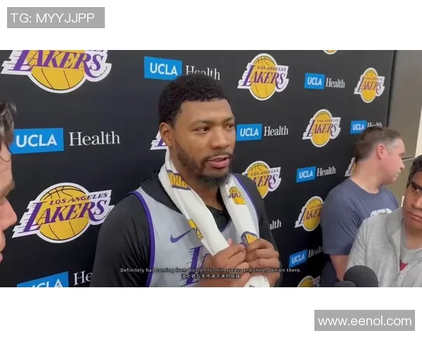 马库斯斯马特在NBA赛场上的拼搏精神与领导力解析